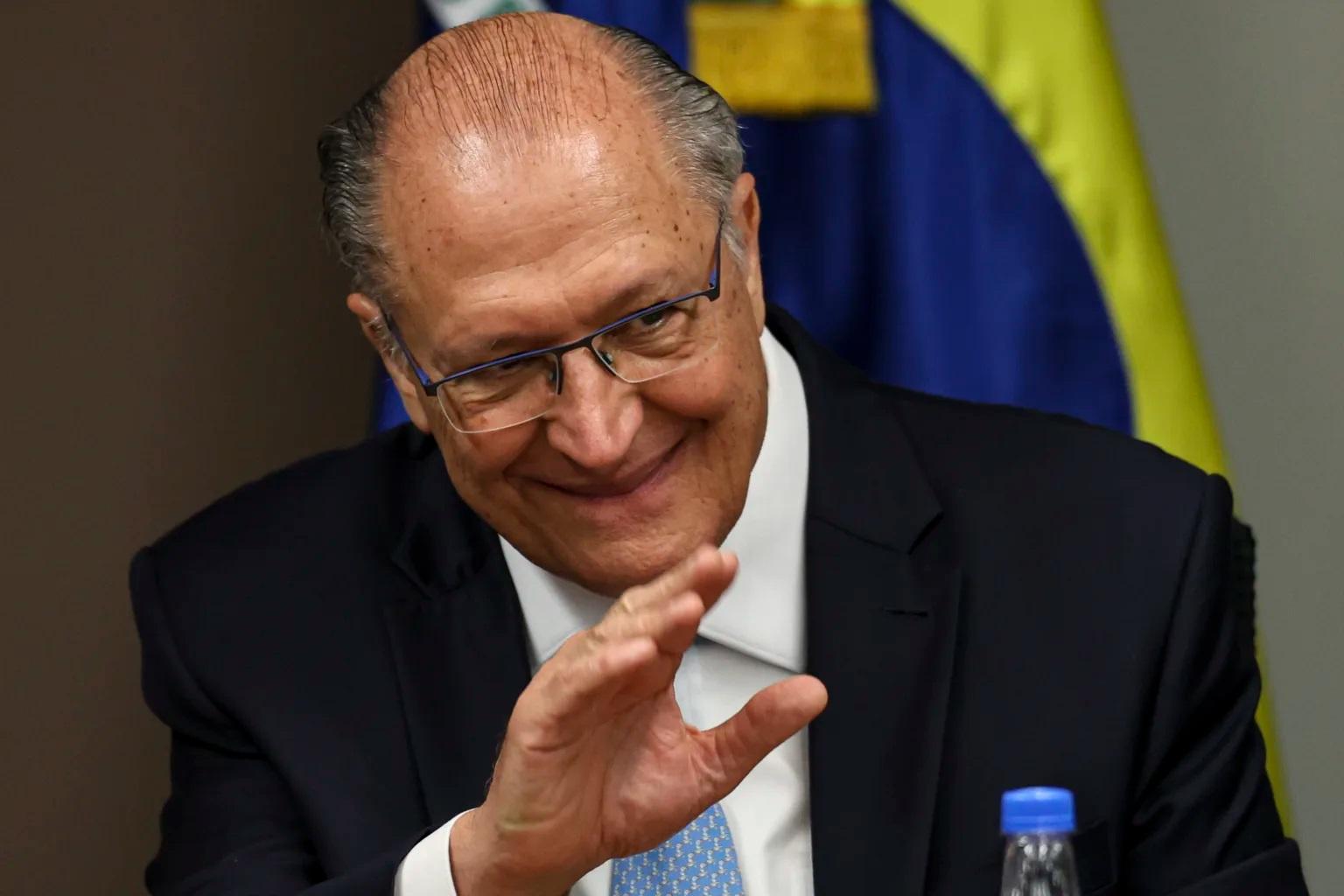 “Cinco anos no Executivo é pouco tempo”, diz Casagrande sobre PEC que acaba com reeleição