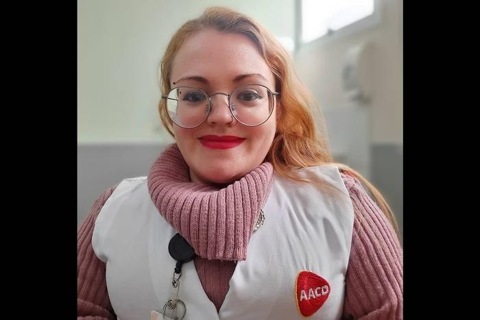Fratura até com abraço: a vida de uma psicóloga que tem ossos de vidro