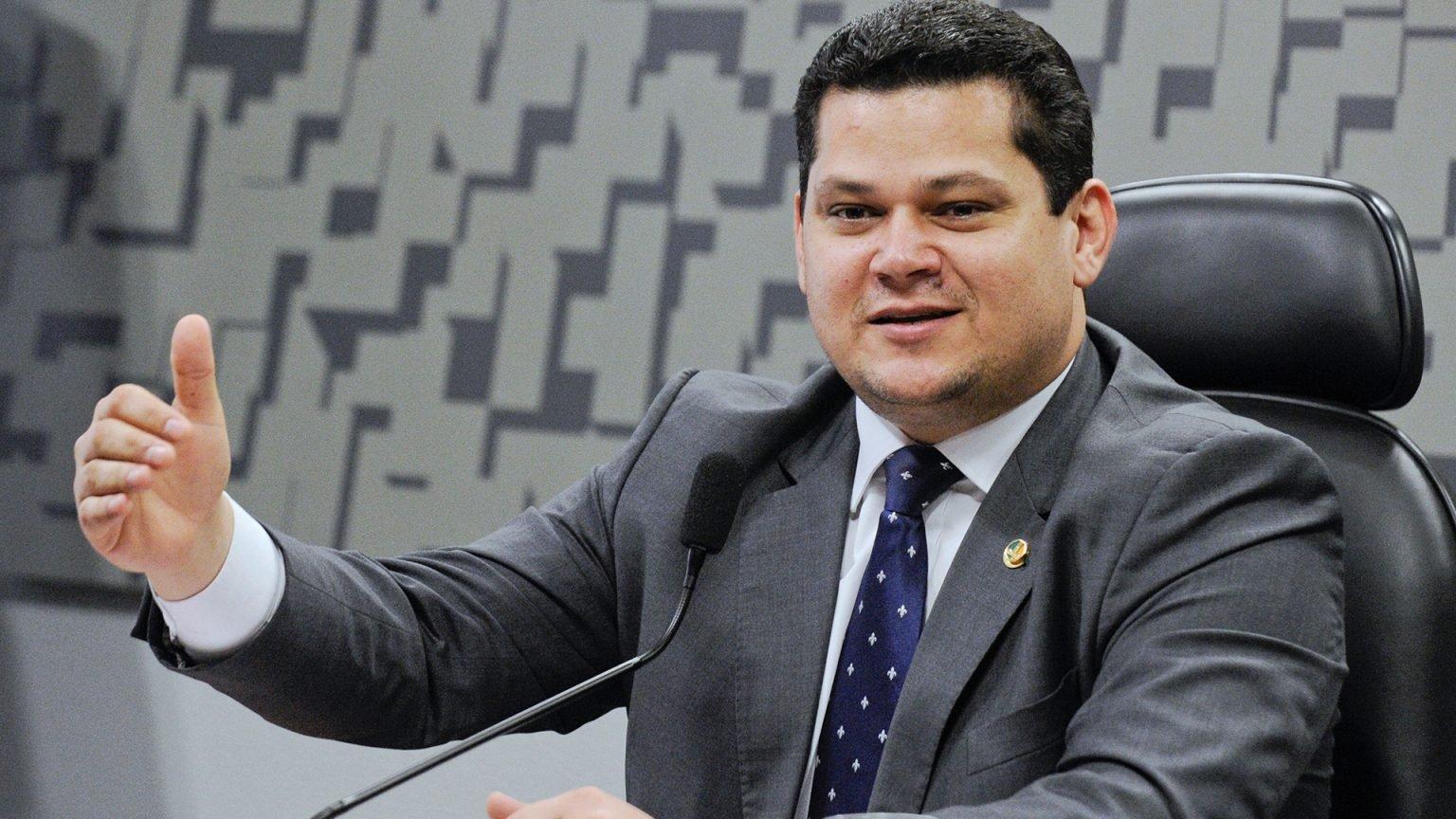 Após Lula não sancionar, Alcolumbre promulga Amizade Brasil-Israel