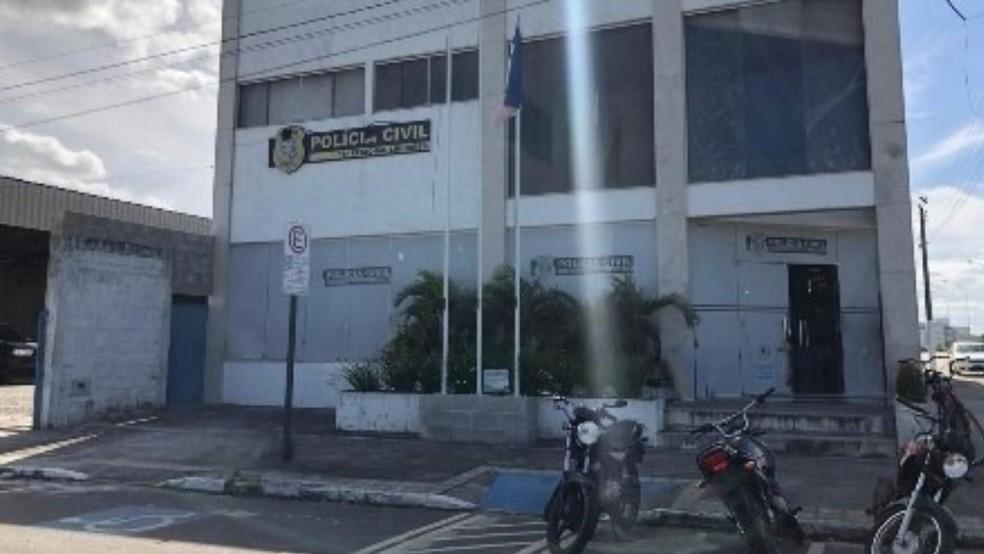Bebê é encontrado com picadas de insetos e molhado, em lagoa no ES; mãe estava desacordada ao lado