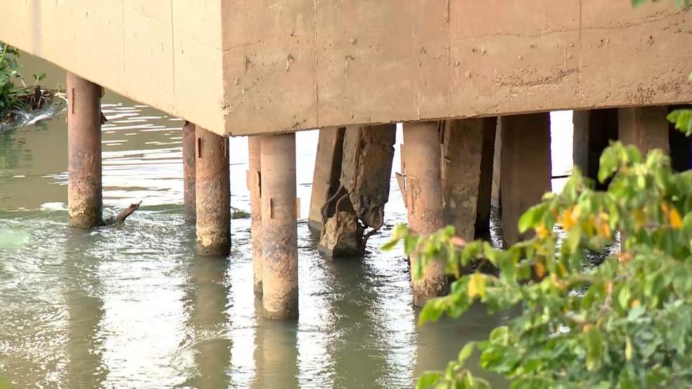 Ferrugem e pilares quebrados em ponte de Colatina, ES; vistoria avalia se desgaste oferece risco à estrutura