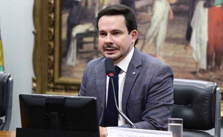 CCJ da Câmara aprova castração química para liberdade condicional de estupradores