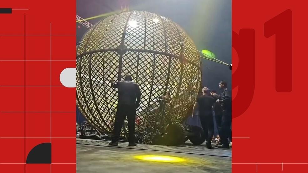 Seis pilotos sofrem acidente no Globo da Morte durante apresentação de circo em São Mateus, no ES