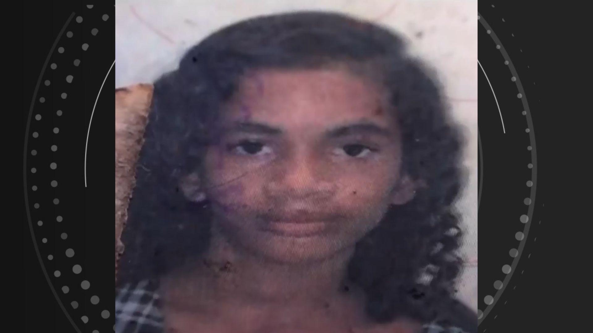 Tia mata sobrinha a facadas e enterra corpo, sem a cabeça, em quintal da família, no ES