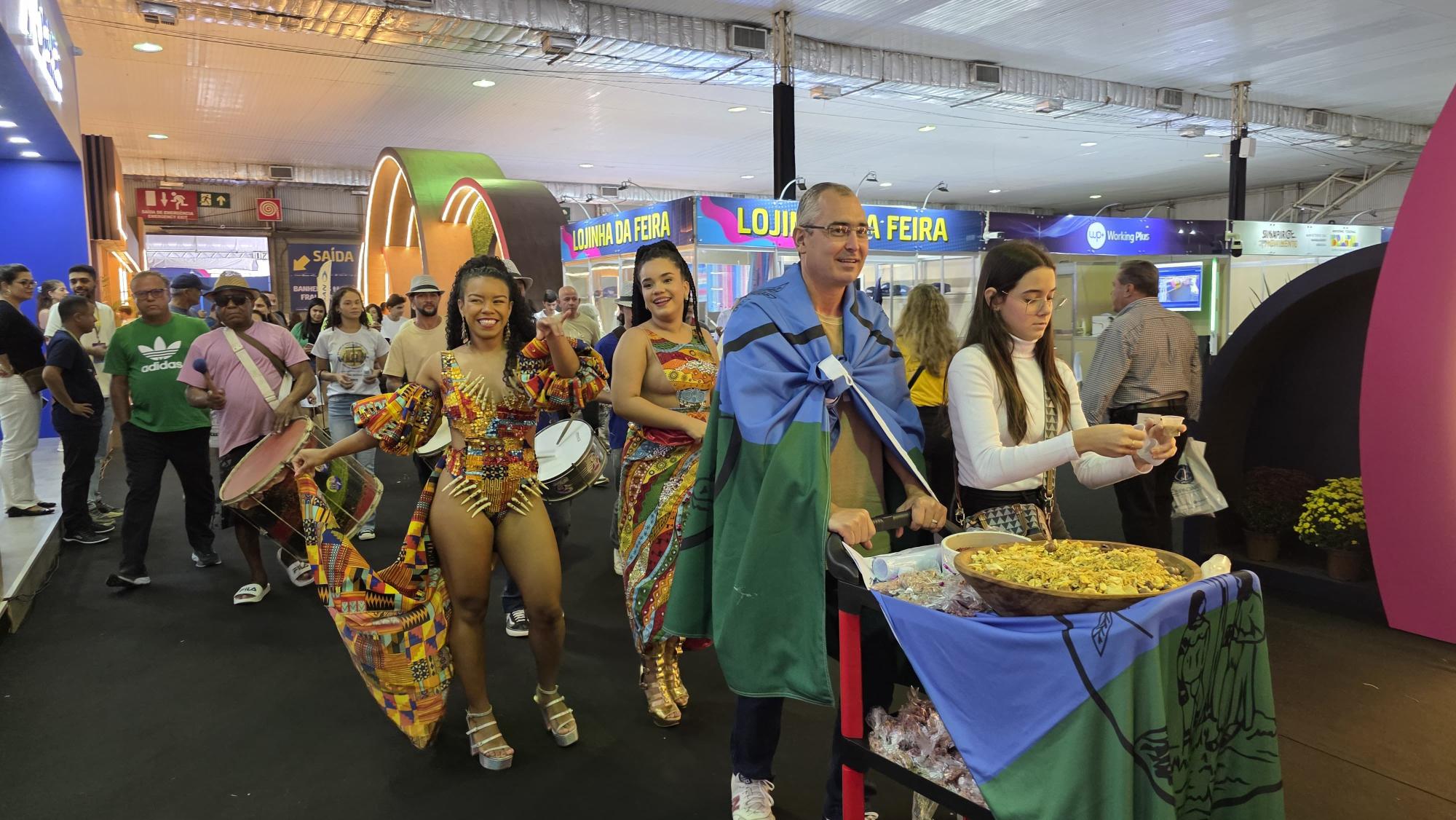 Prefeito Marcus Batista participa do terceiro dia da Feira dos Municípios e apresenta atrativos de São Mateus, ES