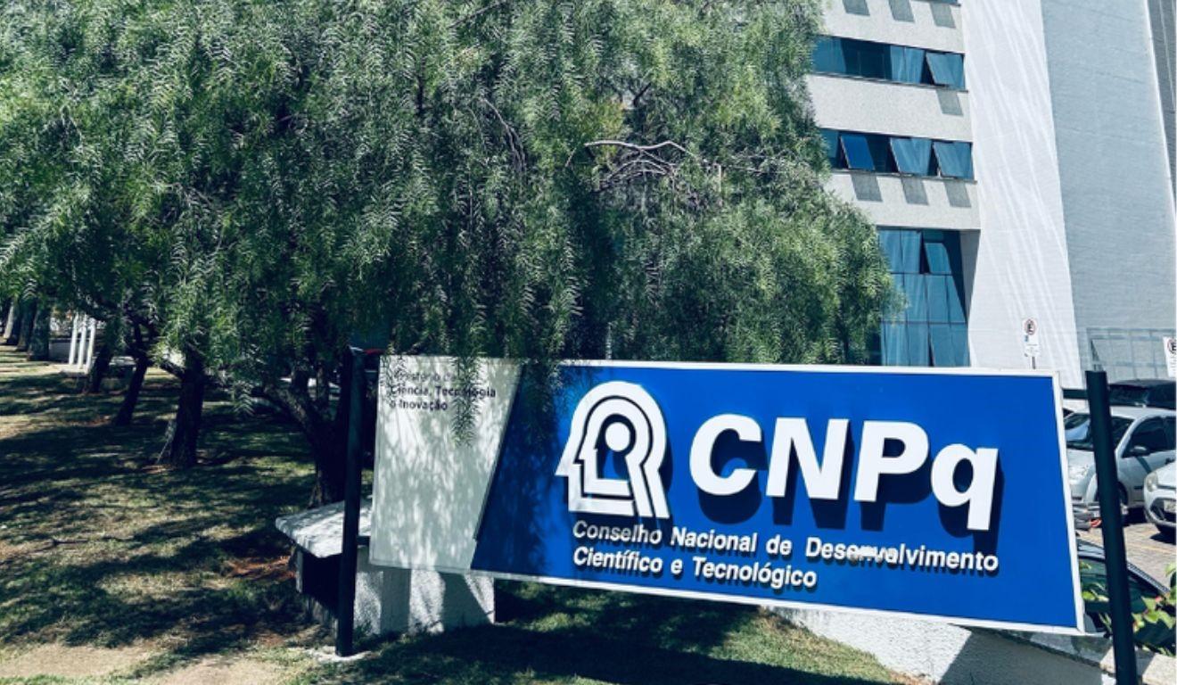 Ex-aluna da Ufes é condenada a devolver bolsa de doutorado de R$ 378 mil