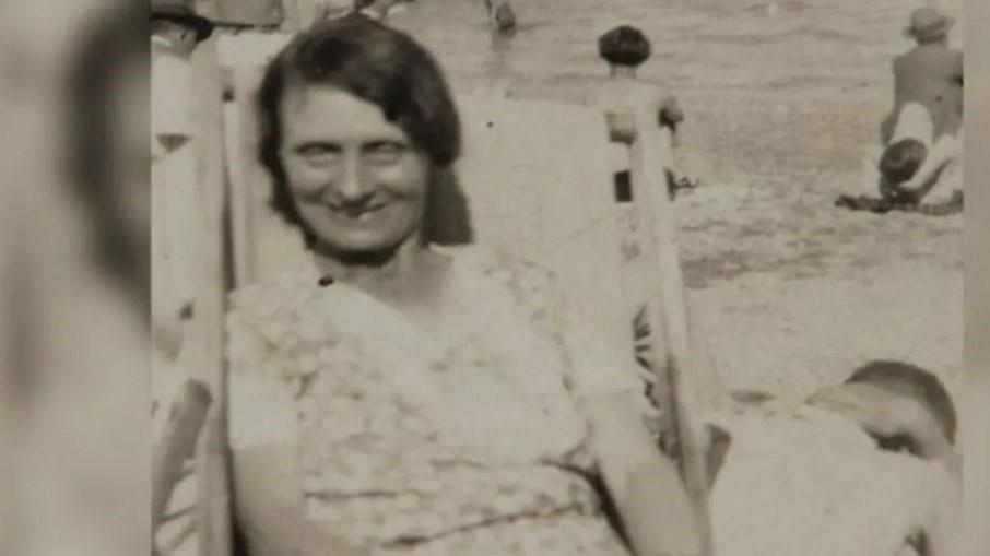 Homem é preso por assassinato após 60 anos graças a exame de DNA