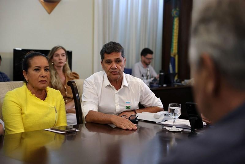 Casagrande sanciona lei que prevê repasses para clubes de futebol profissional do Espírito Santo