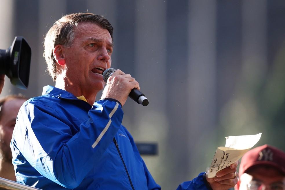 Após tarifaço de Trump contra o Brasil, Bolsonaro posta indireta a Lula: Povo 'geme' quando os ‘perversos governam’