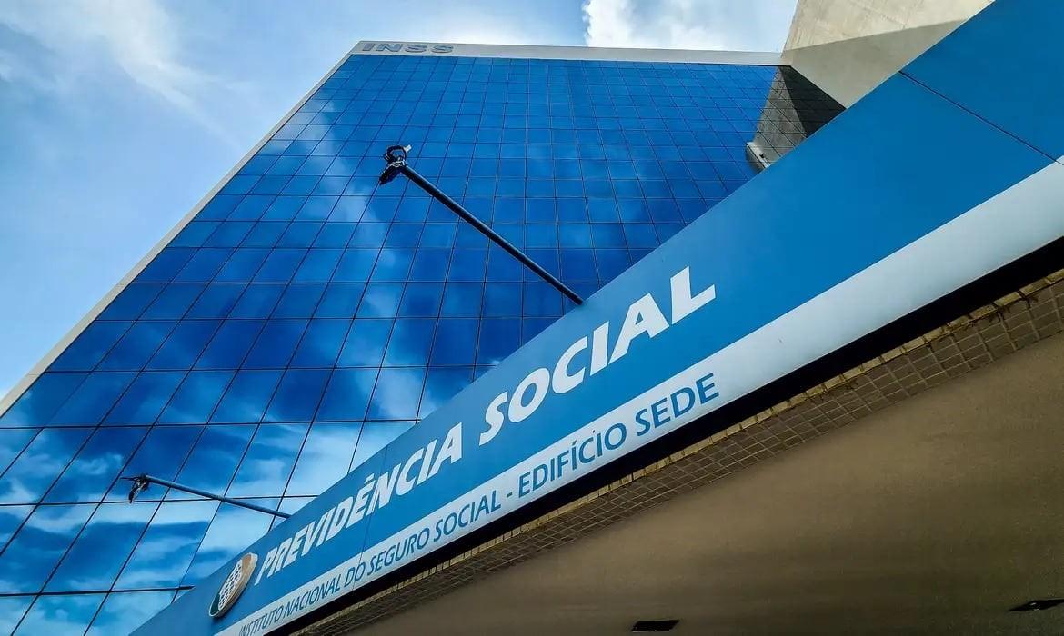 Beneficiários do INSS precisam autorizar pagamento de valores a partir desta sexta-feira (11)