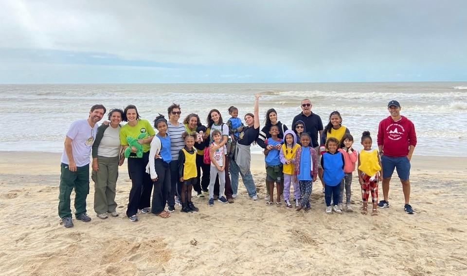 Educação ambiental aproxima crianças da APA de Conceição da Barra, ES