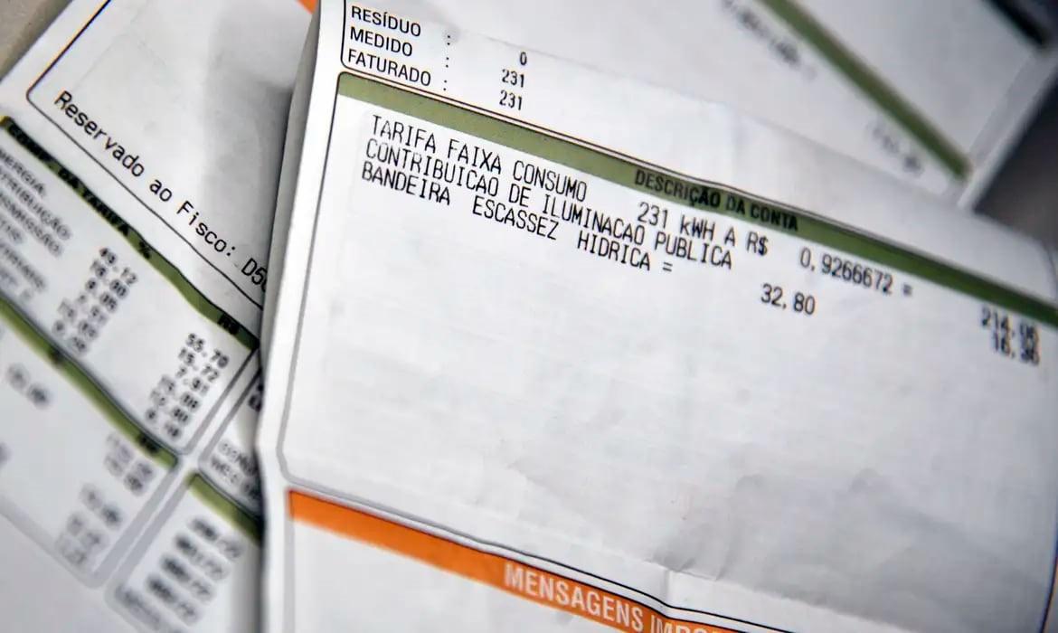 Governo edita MP para evitar aumento na conta de luz e regulamentar o gás natural