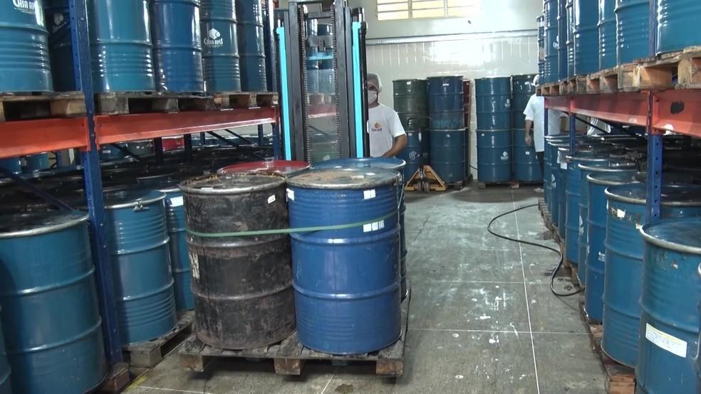Clientes dos EUA recuam e contêineres com 95 toneladas de mel são embarcados