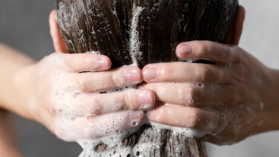 4 polêmicas sobre cuidados com cabelos no inverno