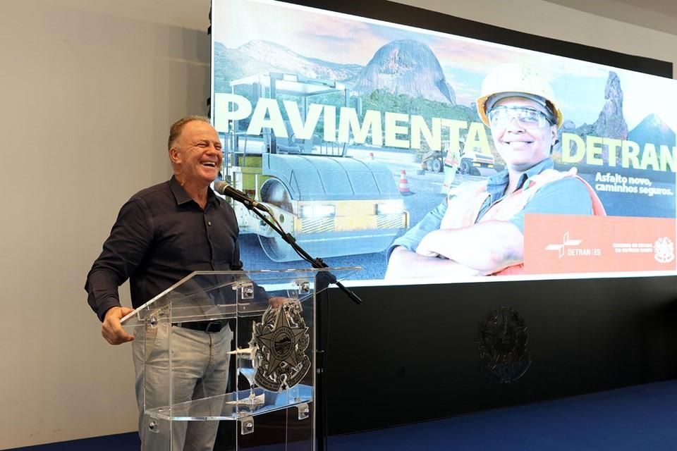Casagrande lança o programa Pavimenta Detran/ES que vai recuperar e sinalizar vias em cidades sem trânsito municipalizado no ES