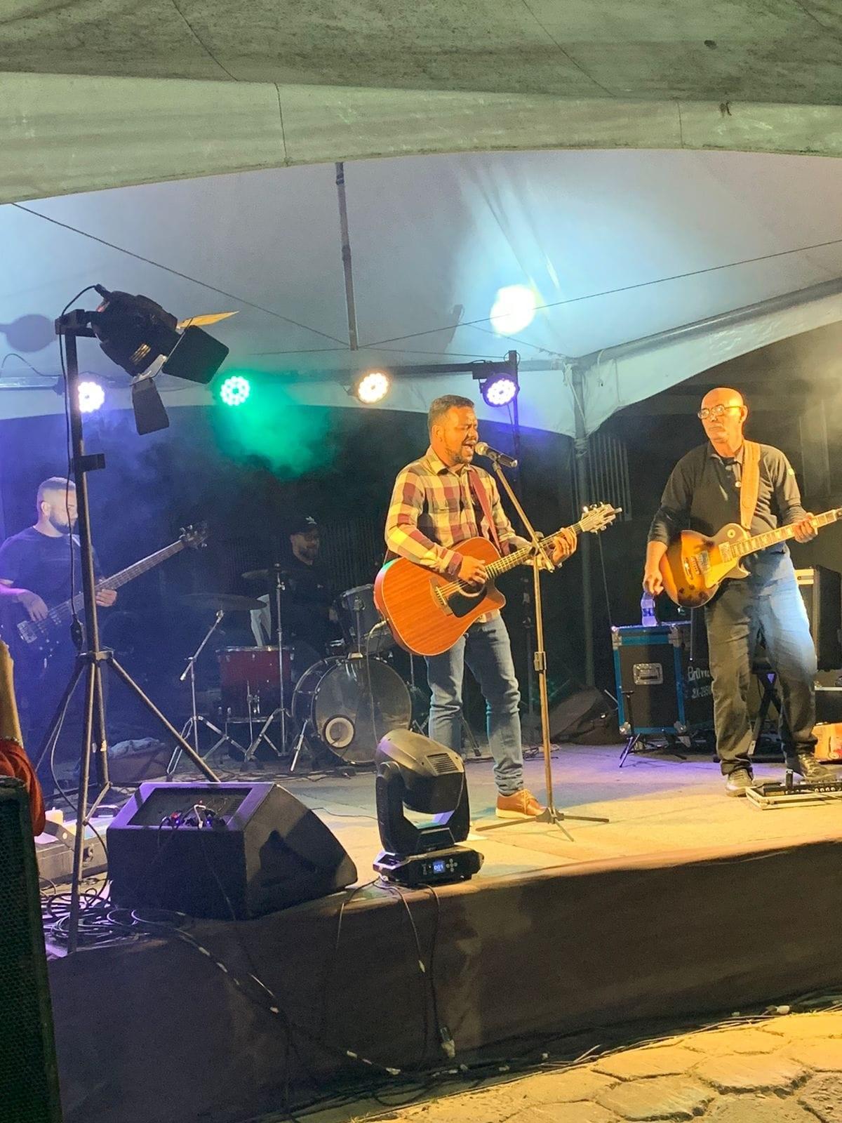 Cantor gospel, Ninho Araújo, impactou o público em show realizado em Braço do Rio, em Conceição da Barra, ES