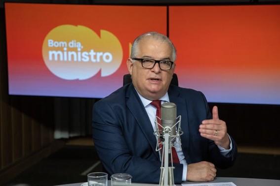 “Pequenos empreendedores não exportam tanto quanto deveriam”, diz o ministro Márcio França