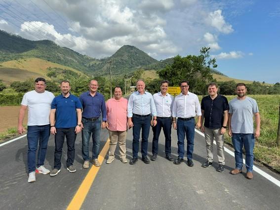 Casagrande inaugura revitalização de estrada rural do Caminhos do Campo em Anchieta, no ES