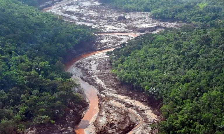 Governo paga 2ª parcela do PTR Rural e PTR Pesca aos atingidos pelo rompimento da barragem do Fundão