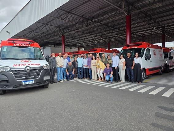 Governo do Espírito Santo entrega novas ambulâncias e veículos contemplam o SAMU 192 e Hemoes