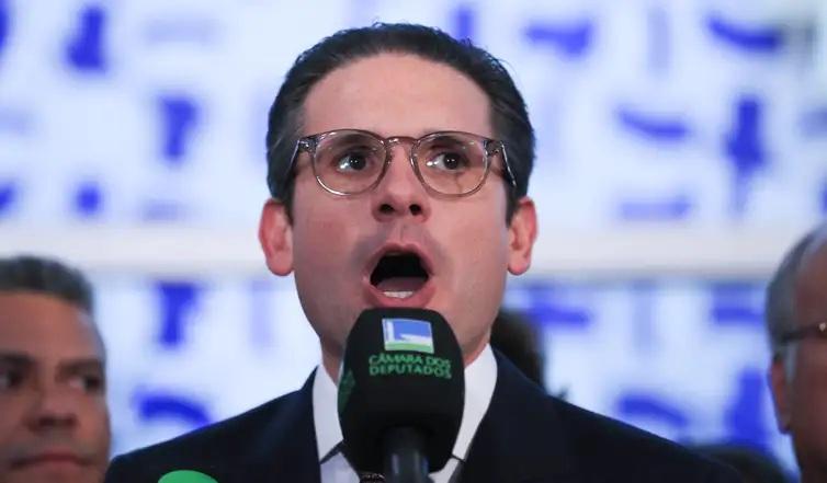 Câmara pode pautar projeto contra ‘adultização’ de crianças nas redes
