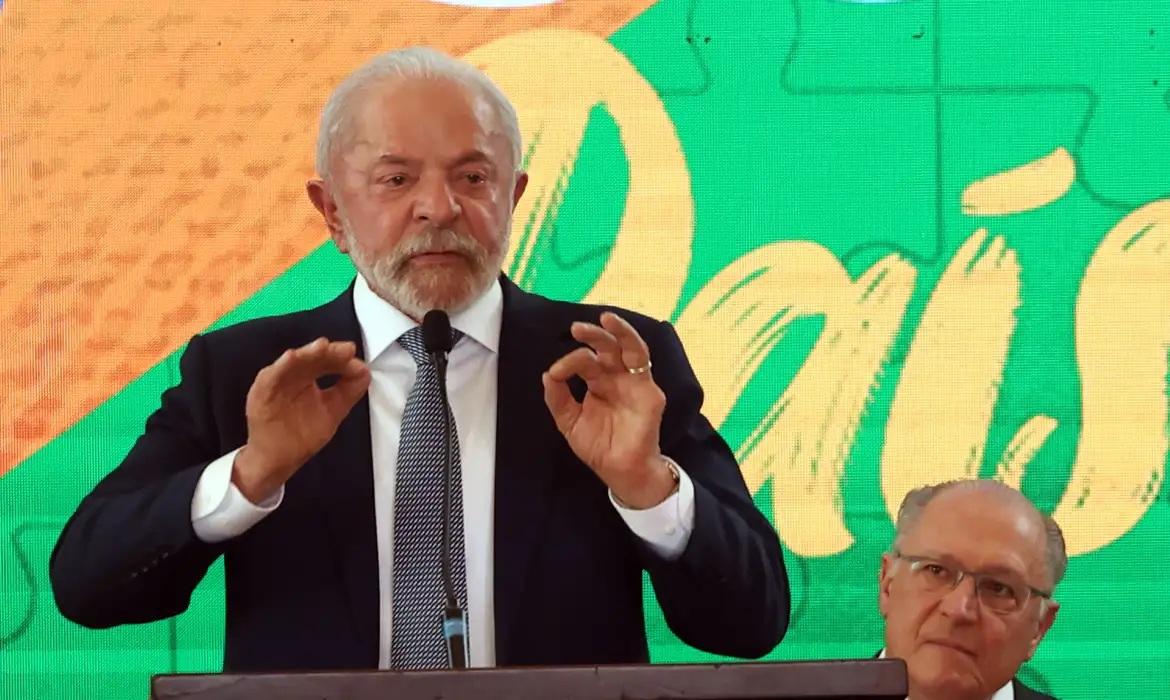 Lula envia ao Congresso nesta quarta-feira (13) projeto que regula redes sociais 