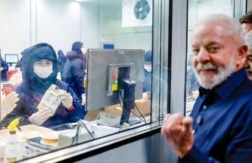 Lula defende Mais Médicos e relação com Cuba após sanção dos EUA