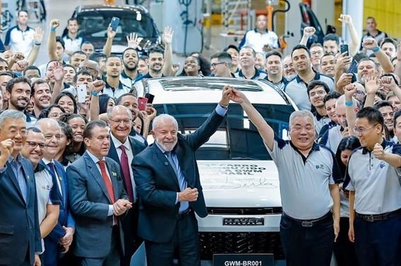 Em inauguração de montadora em São Paulo, Lula defende relação comercial com China