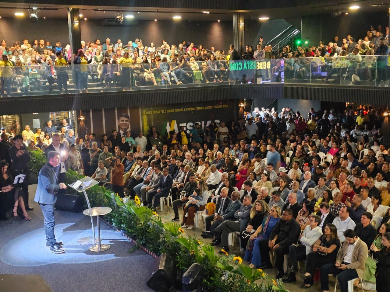 Mais de 3 mil pessoas participam do Culto pelo aniversário do deputado federal Messias Donato