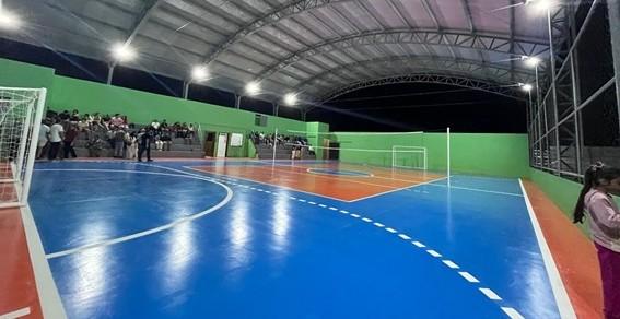 Governo do Espírito Santo inaugura quadra poliesportiva em Rio Novo do Sul
