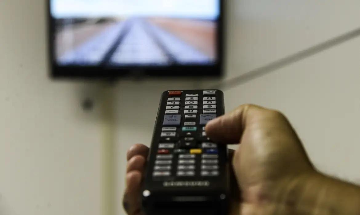 Tecnologia da TV 3.0 vai mudar forma como brasileiros assistem televisão