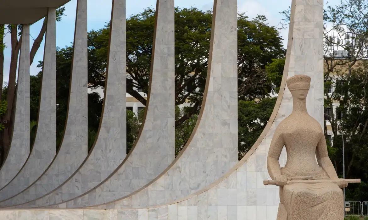 Defesa de Bolsonaro indica nove advogados para julgamento no STF