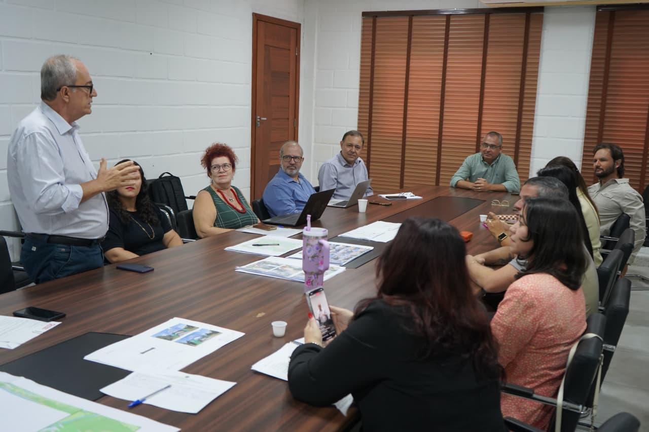 Prefeito Marcus Batista recebe representantes da UFES e MEC para acertar últimos detalhes do curso de Medicina, em São Mateus, ES