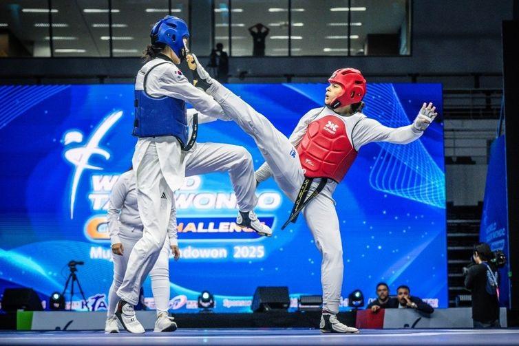 Brasileira supera campeã olímpica e vence Grand Prix de taekwondo