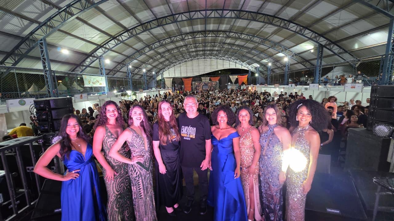 Prefeito Marcus Batista prestigia final da Rainha da Pimentas e Cafés em São Mateus; Thalyta Queiroz é coroada vencedora