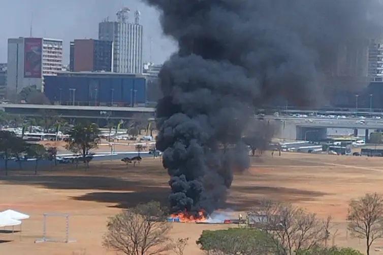 Polícia prende suspeito de incendiar banheiros químicos na Esplanada