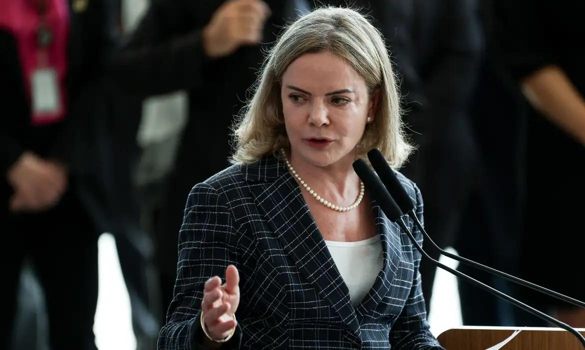 Gleisi critica EUA por fala de uso de “poder militar” contra o Brasil