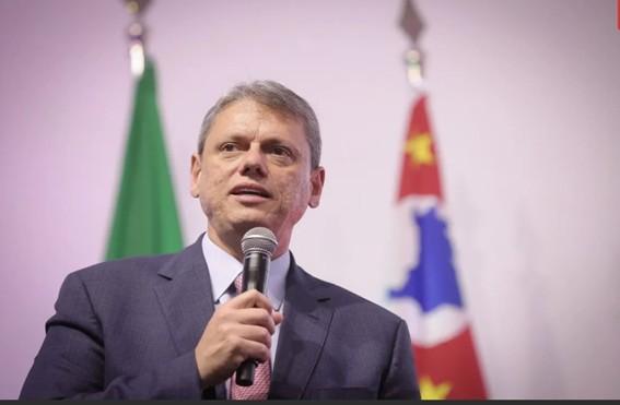 Tarcísio planeja nova ida a Brasília para articular anistia a Bolsonaro