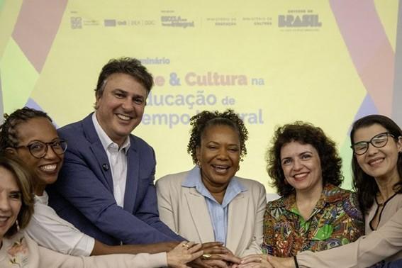 Governo do Brasil financia projetos artísticos em escolas de tempo integral