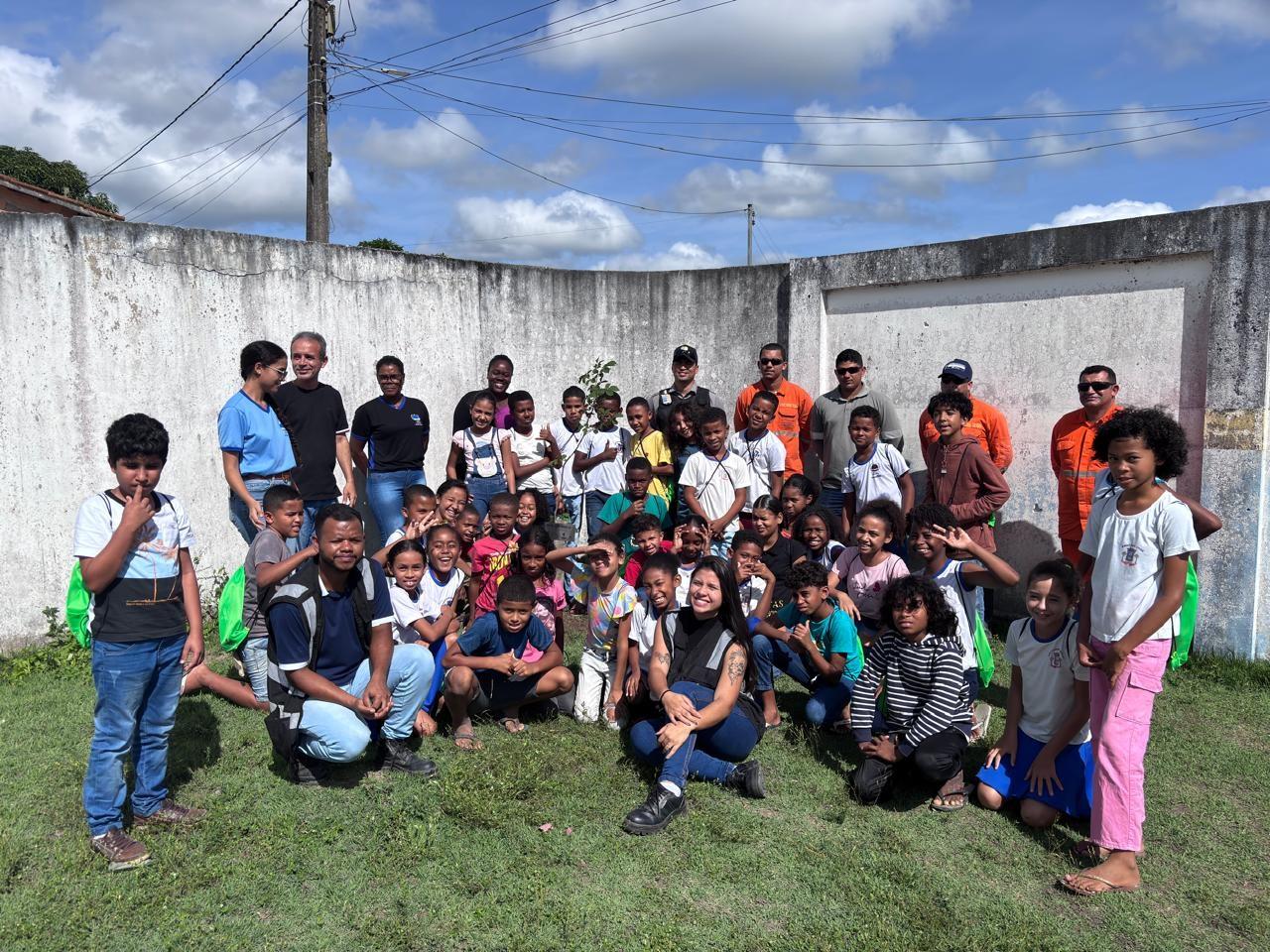 Suzano celebra o Dia da Árvore com educação ambiental e plantio de ipês amarelos na Bahia e no Espírito Santo