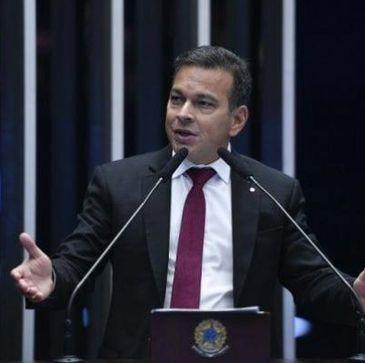 Jornada exaustiva e solidão afetam saúde mental de caminhoneiros