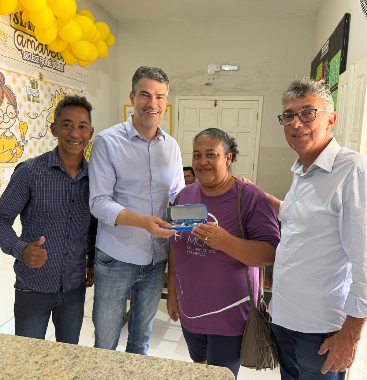 Prefeito Kleilson recebe secretário estadual de Saúde para assinatura de ordem de serviço e inaugurações em Pedro Canário, ES