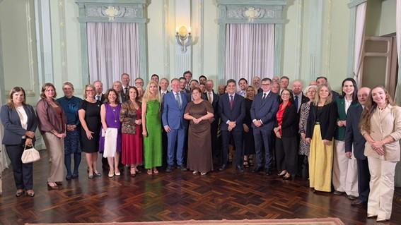 Casagrande recebe embaixadores da União Europeia em agenda climática