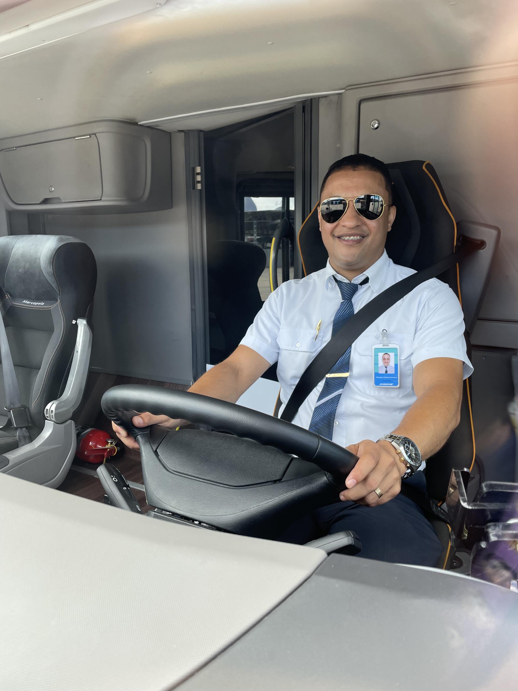 Motorista conclui Ensino Médio com apoio de programa educacional da Águia Branca