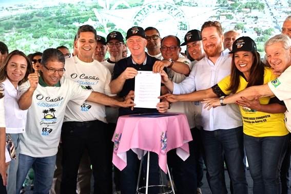Casagrande inaugura sistema de travessia por balsa e anuncia novos investimentos em Conceição da Barra