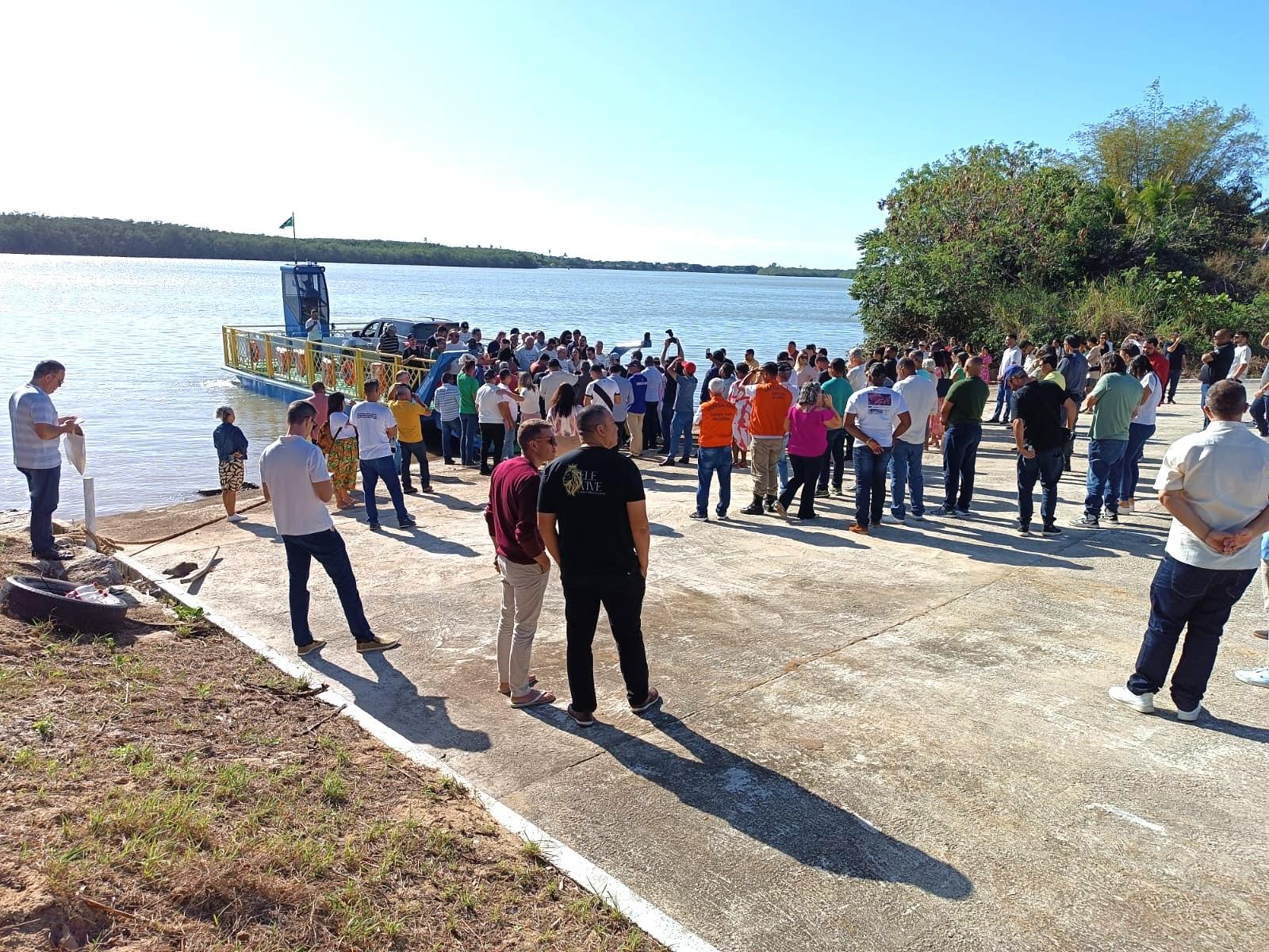 Casagrande inaugura sistema de travessia por balsa e anuncia novos investimentos em Conceição da Barra