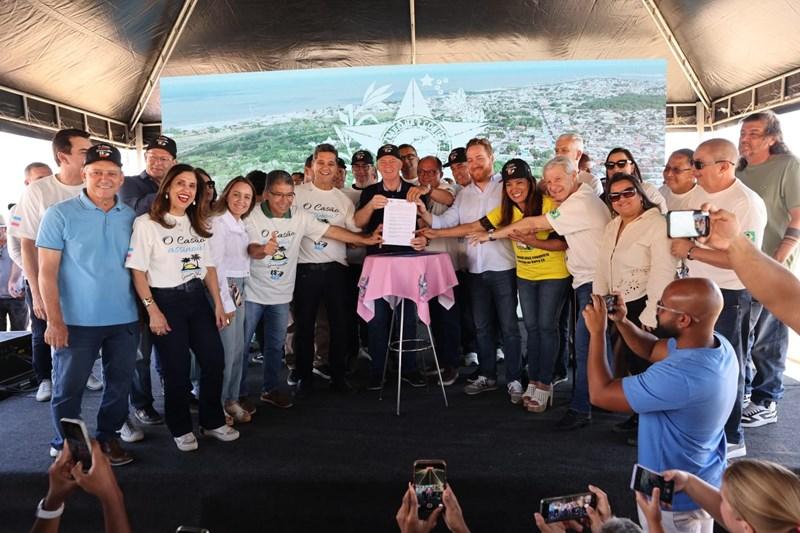 Casagrande inaugura sistema de travessia por balsa e anuncia novos investimentos em Conceição da Barra