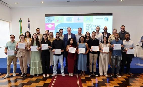 Governador do Espírito Santo recebe novos Agentes de Suporte Educacional
