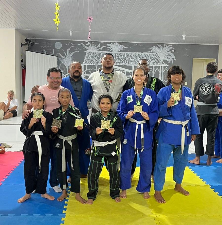 Projeto “Campeões do Futuro” conquista cinturão e 20 medalhas na 5ª Copa Litoral Norte
