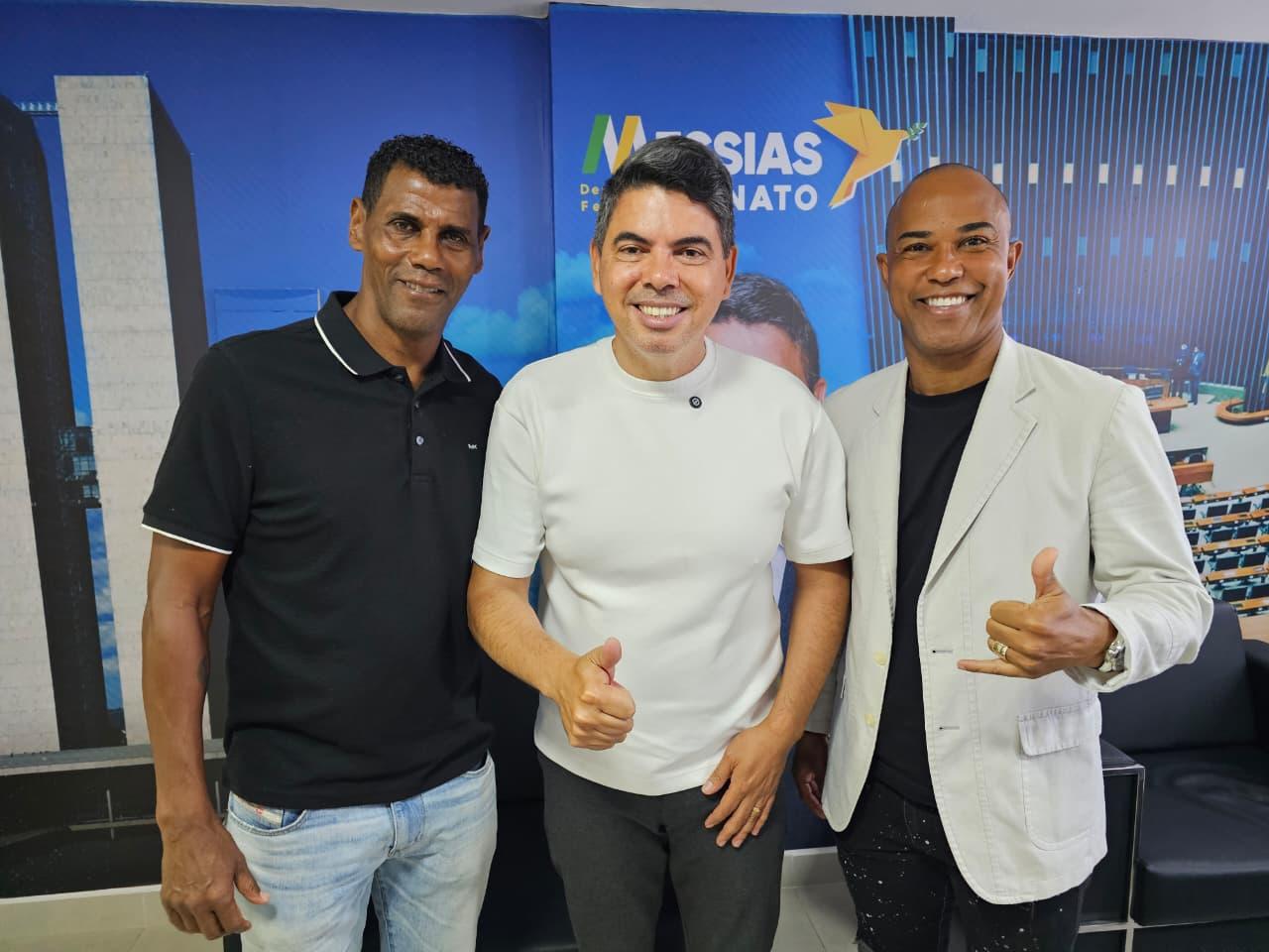 Deputado Messias Donato se reúne com o tetracampeão Aldair e lideranças do esporte para fortalecer projetos sociais
